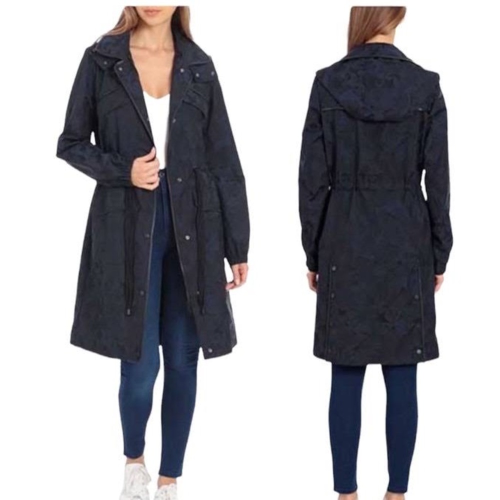 Gorgeous AVEC LES FILLES Water Resistant Moto Trench Coat in navy. Tried on once